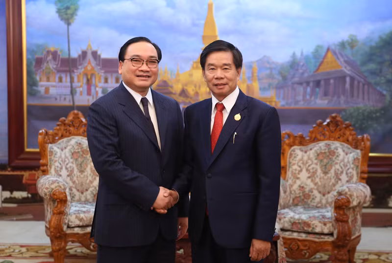 Hanoi et Vientiane veulent renforcer leurs relations ảnh 1