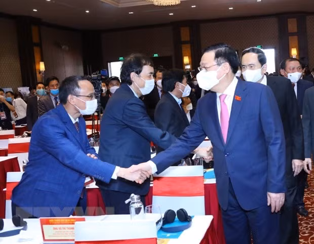 Le président de l’Assemblée nationale à une conférence sur le tourisme à Nghe An ảnh 1