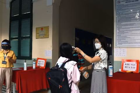  Plus de 100.000 élèves de retour en classe à Hô Chi Minh-Ville ảnh 1