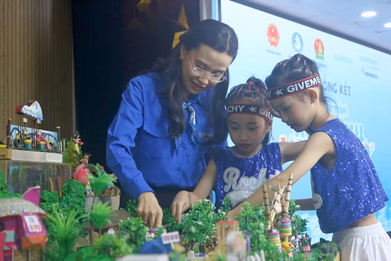  «Mizuiku - J'aime l'eau propre» sensibilise les enfants à la protection de l'eau ảnh 2