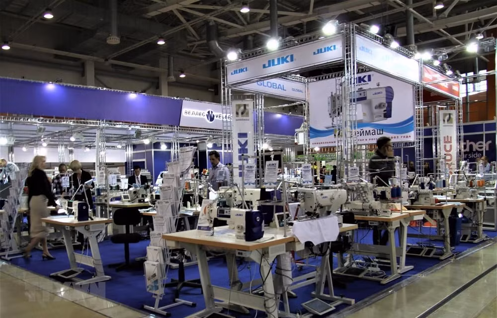 Huit entreprises vietnamiennes participent au Textillegprom en Russie ảnh 1
