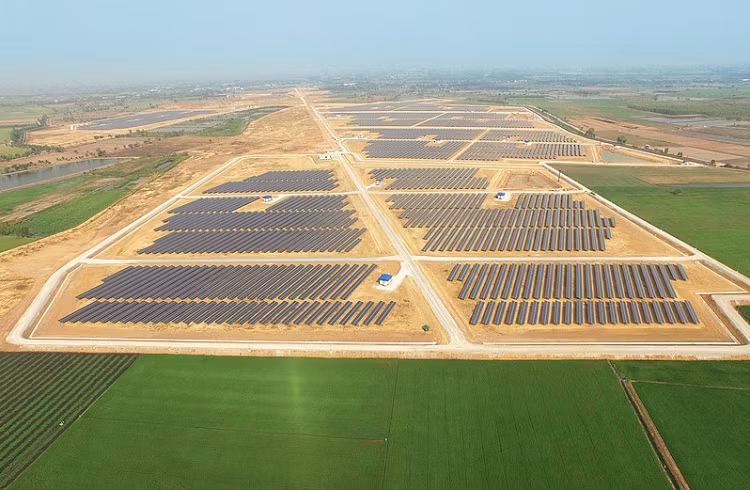 Le groupe thaïlandais B. Grim met en activité deux centrales solaires au Vietnam ảnh 1