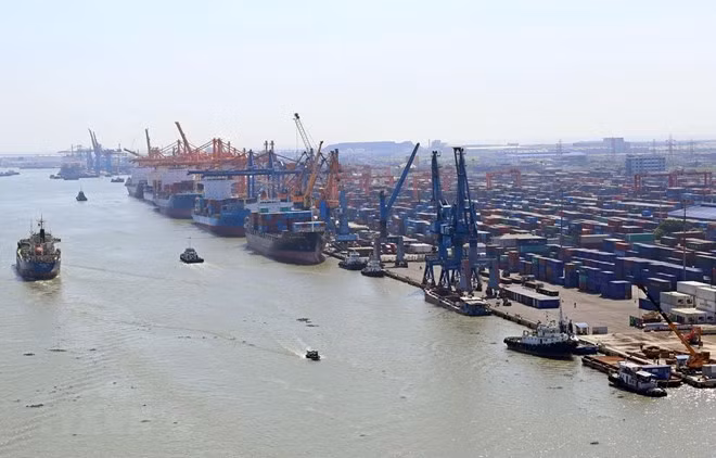 Plus de 128,4 millions de tonnes de marchandises transportés via les ports maritimes ảnh 1
