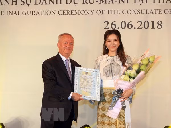 Ly Nha Ky est nommée consul honoraire de la Roumanie à HCM-Ville ảnh 1