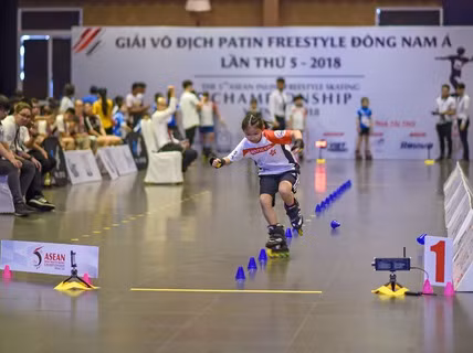 Patinage freestyle : clôture du 5e Championnat d’Asie du Sud-Est ảnh 1