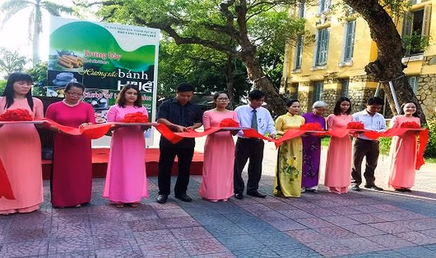 Les gâteaux traditionnels de Hue à l'honneur ảnh 1