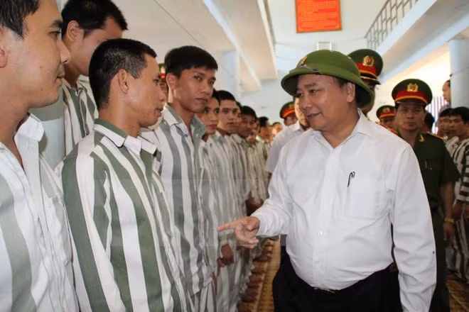 Publication de la décision d’amnistie 2015 du président du Vietnam ảnh 1