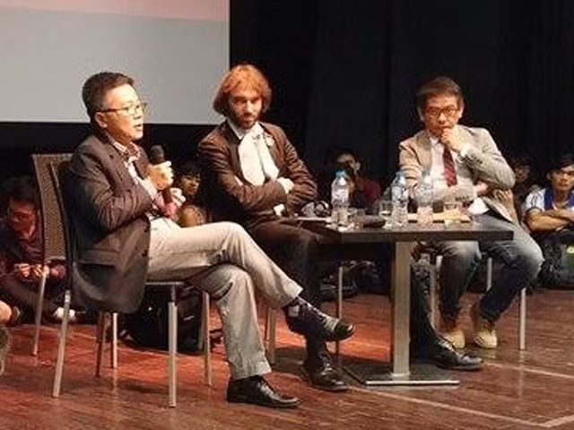 Rencontre avec les Professeurs Cédric Villani et Ngo Bao Chau à Hanoi ảnh 1