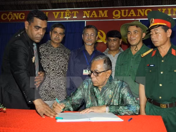 Ho Chi Minh-Ville renforce sa coopération avec le Bangladesh ảnh 1