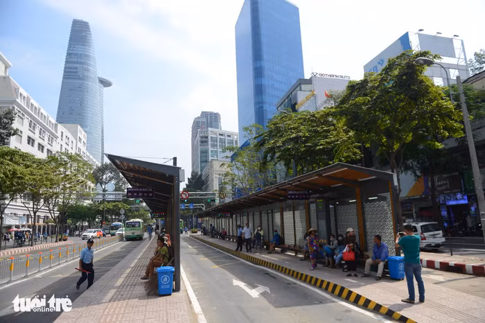 Hô Chi Minh-Ville : Mis en service d’une station de bus moderne ảnh 1