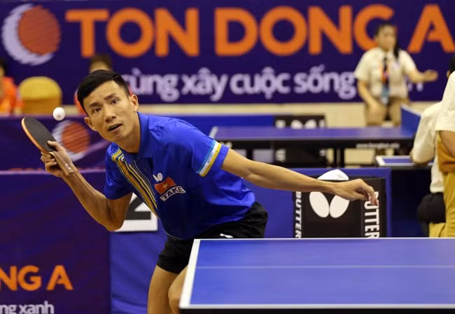 Ouverture du tournoi international de ping-pong “Raquette d’or” à Hô Chi Minh-Ville ảnh 1