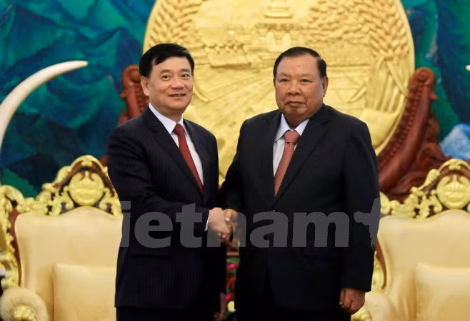 Le leader du PPRL souligne le rôle de l’Association d’amitié Vietnam-Laos ảnh 1