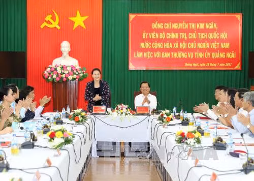 La présidente de l’AN Nguyên Thi Kim Ngân en visite de travail à Quang Ngai ảnh 1