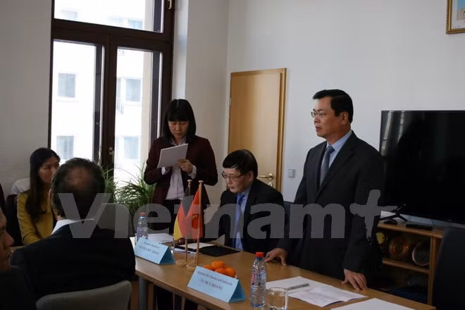 Promotion d'investissement entre les entreprises vietnamiennes et allemandes ảnh 1