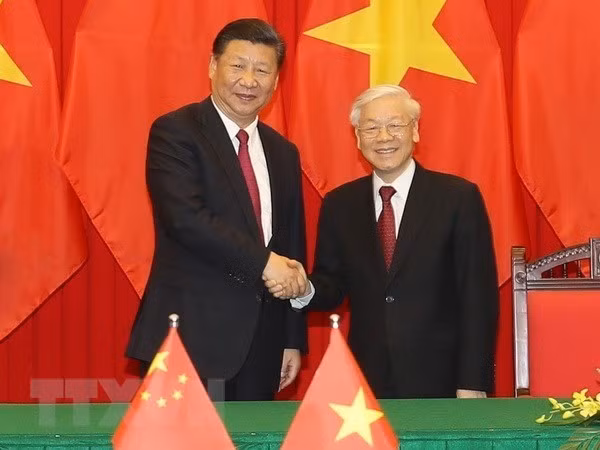 Le leader vietnamien reçoit les félicitations de son homologue chinois ảnh 1