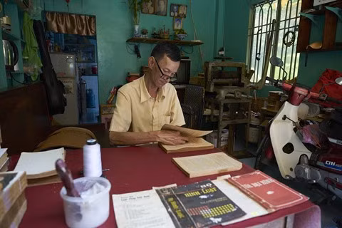 Vo Van Rang, le dernier relieur de livres anciens à Hô Chi Minh-Ville ảnh 1