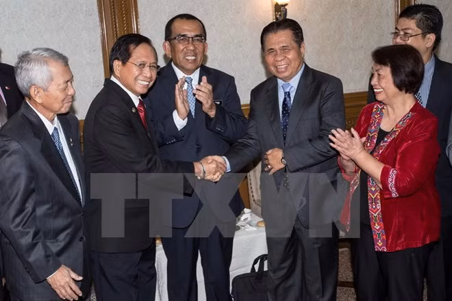 Le président philippin proclame le cessez-le-feu avant le début des négociations avec les rebelles ảnh 1