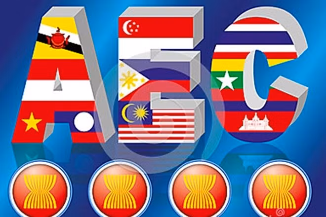 Des diplomates parlent des potentiels et avantages de la Communauté de l'ASEAN ảnh 1