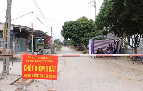 Distanciation sociale dans des localités de Hai Duong et Bac Ninh ảnh 1