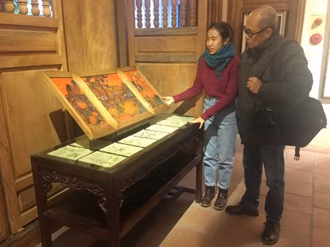 Les jeunes artistes peintres se passionnent pour les estampes de Hàng Trông ảnh 1