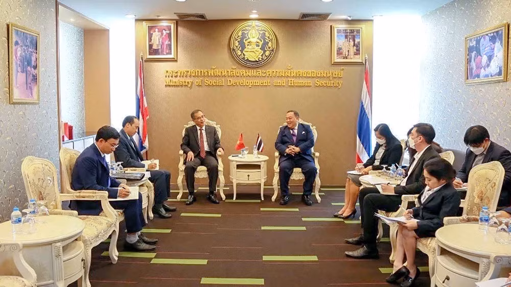 Vietnam et Thaïlande promeuvent la coopération dans la lutte contre la traite des êtres humains ảnh 1