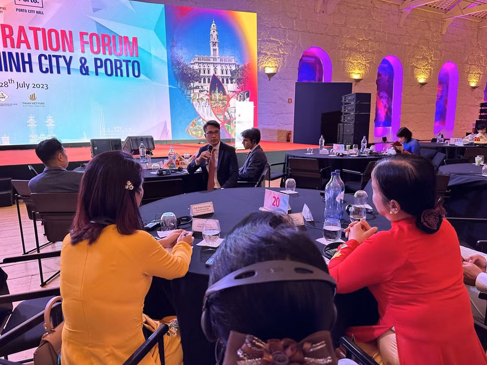 Forum de coopération économique pour renforcer les liens entre Hô Chi Minh-Ville et Porto ảnh 2