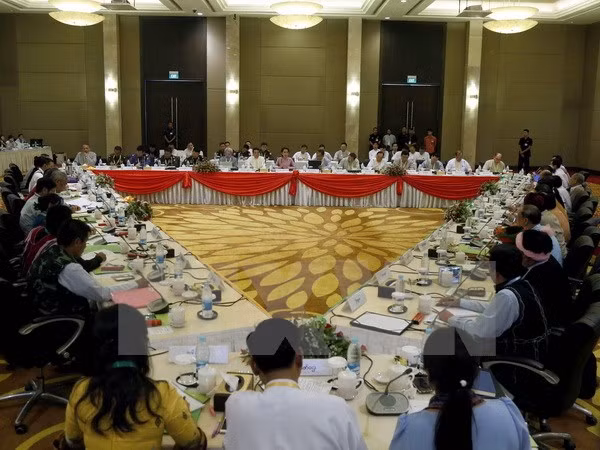 Le Myanmar envisage de tenir son premier dialogue politique national le mois prochain ảnh 1