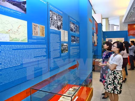 Célébration du départ du président Ho Chi Minh pour le salut national ảnh 1