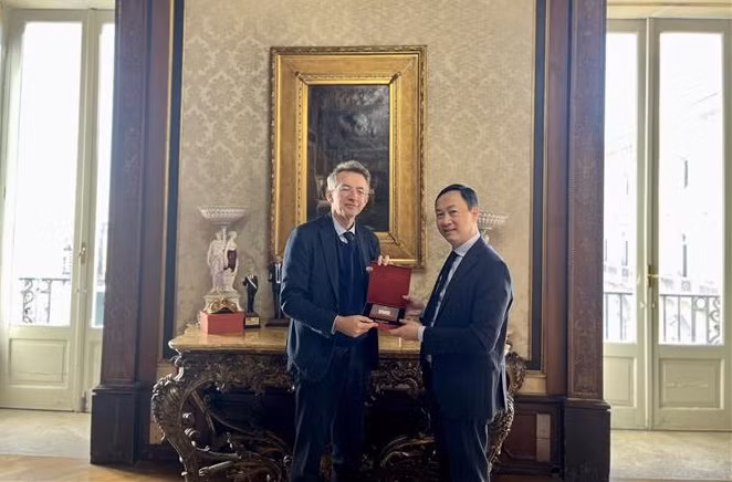 Dynamiser la coopération entre le Vietnam et Naples (Italie) ảnh 1