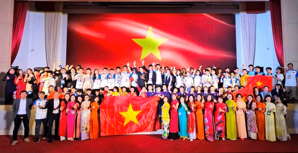 Le Vietnam largement primé à un concours de mathématiques en Thaïlande ảnh 1