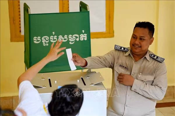 Félicitations au Cambodge pour le succès des élections sénatoriales ảnh 1