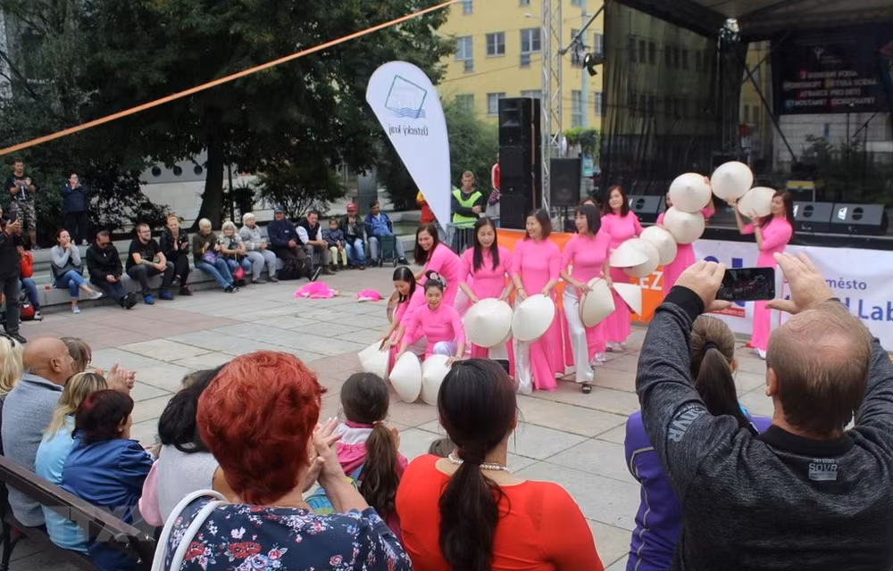 Le Vietnam à une fête culturelle en République tchèque ảnh 1