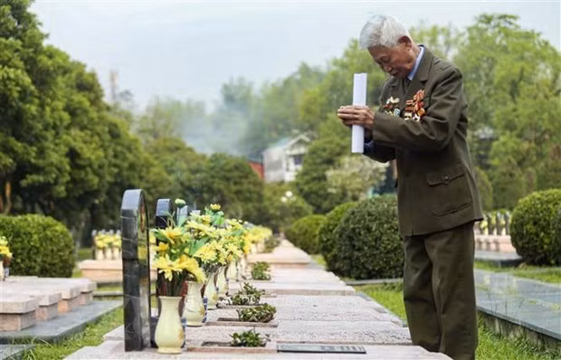 Reconnaissance des anciens combattants participant à la campagne de Dien Bien Phu ảnh 1
