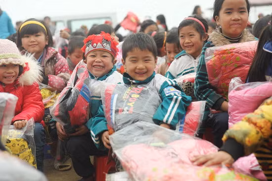 6,3 milliards de dôngs pour assister des familles nécessiteuses d'ethnies minoritaires ảnh 1