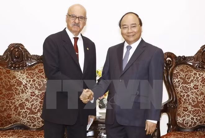 Le PM Nguyen Xuan Phuc reçoit le directeur général de l’OFID ảnh 1