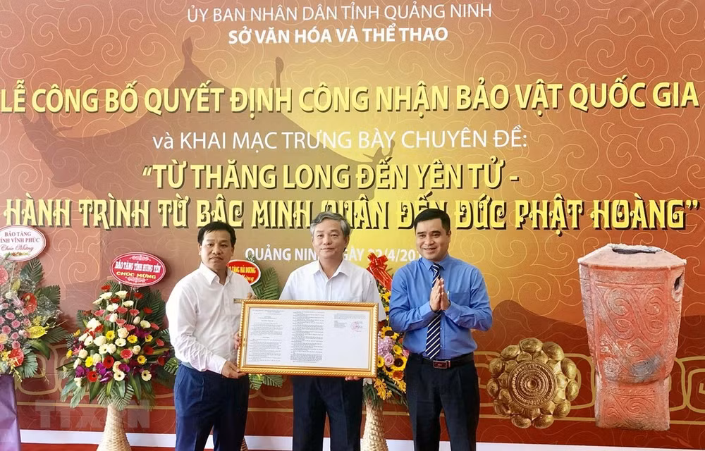 Deux anciens objets de Quang Ninh reconnus trésors nationaux ảnh 1