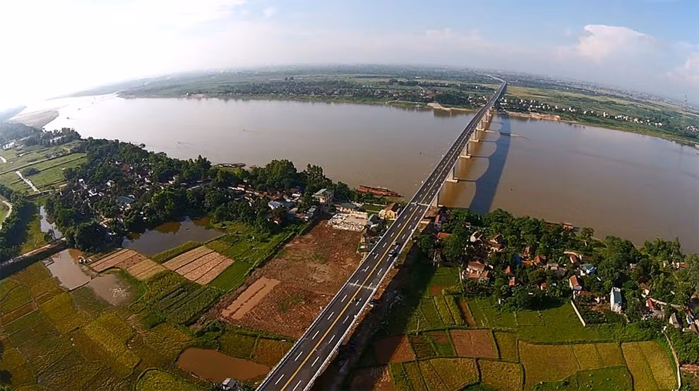 Le fleuve Rouge parmi les huit plus merveilleuses croisières fluviales dans le monde ảnh 1