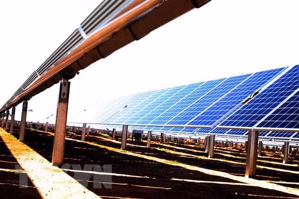 An Giang: la grande centrale solaire sera mise en service en juin ảnh 1