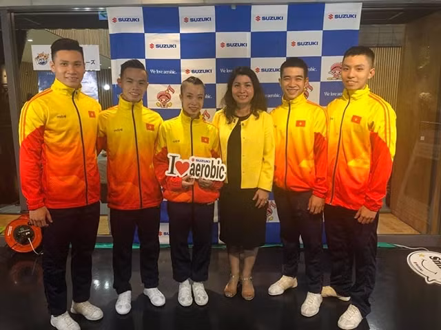 Coupe du Monde de Gymnastique Aérobic Suzuki : le Vietnam décroche trois médailles d’or ảnh 1