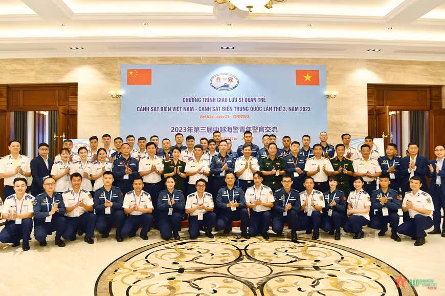 Vietnam-Chine : la 3e édition du programme d'échange entre jeunes officiers des forces de garde-côtes ảnh 1