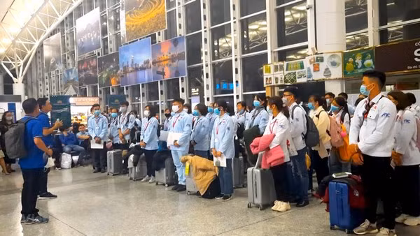Plus de 97.000 travailleurs vietnamiens envoyés à l’étranger en huit mois ảnh 1