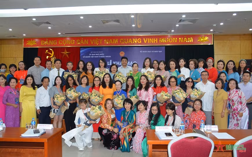 Formation à l'enseignement du vietnamien pour des enseignants vietnamiens à l'étranger ảnh 1