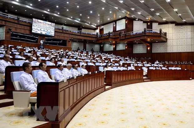 Le Vietnam félicite le Cambodge pour la création de sa 7e AN et du nouveau gouvernement ảnh 1