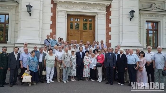 Rencontre d'anciens experts militaires de l'URSS au Vietnam ảnh 1