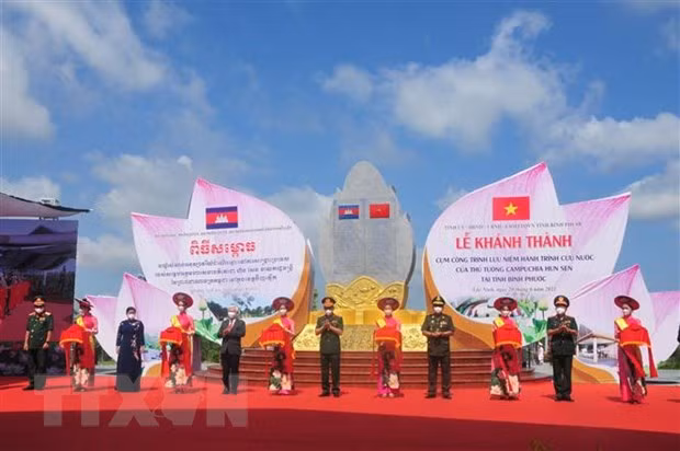 Binh Phuoc : des ouvrages commémorant le processus de salut national du PM cambodgien Hun Sen ảnh 1