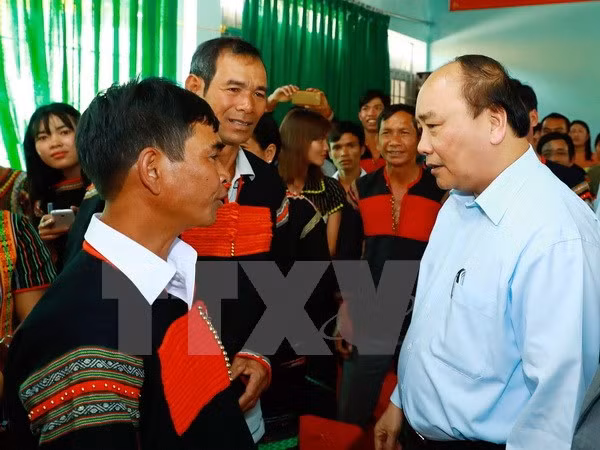 Le PM incite une commune de Dak Lak à vaincre la pauvreté ảnh 1