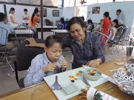 Le Centre pour jeunes handicapés Vi Ngày Mai fête ses 15 printemps ảnh 2