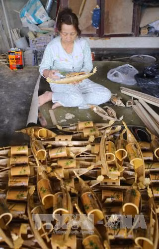 Thua Thiên-Huê développe les villages de métiers traditionnels en association avec le tourisme ảnh 2