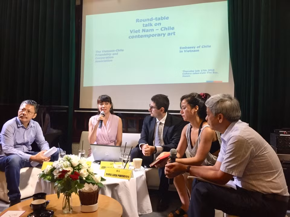 Des arts contemporains au menu des discussions des artistes vietnamiens et chiliens ảnh 1