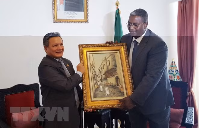 Vietnam et Algérie coopèrent dans le tourisme ảnh 1